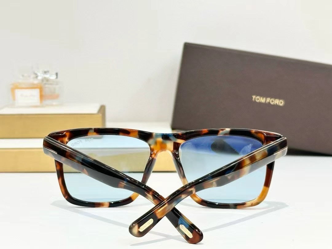 TOM FORD - TF 906