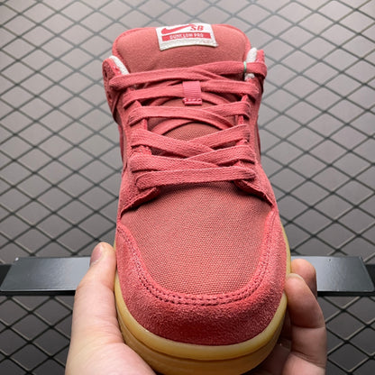 NK SB Dunk Low Red Gum