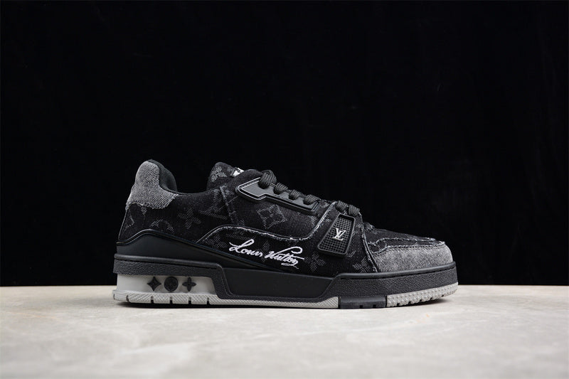 LOUIS VUITTON TRAINER SNEAKER LOW Black