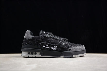 LOUIS VUITTON TRAINER SNEAKER LOW Black