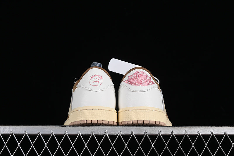 Travis Scott Air Jordan OG LOW OG SAIL/SHY PINK/MUSLIN