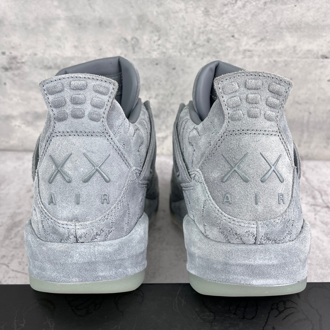 Jordan 4 Retro Kaws